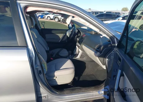 2016 Subaru Forester 2.5I Premium z USA, uszkodzony, nr VIN JF2SJADC1GH491322